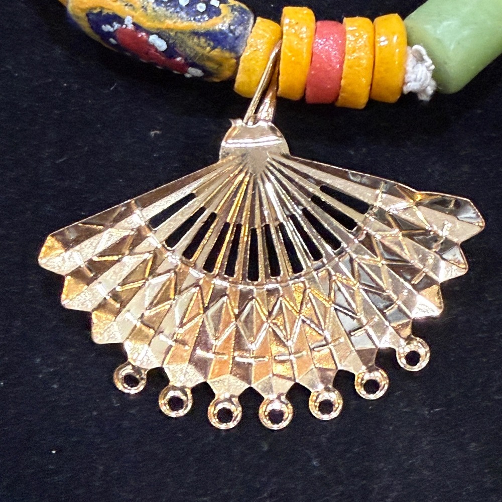 Multicolor African Trade Bead Stretch Bracelet with Gold Tone Fan Charm - Picture 9 of 10